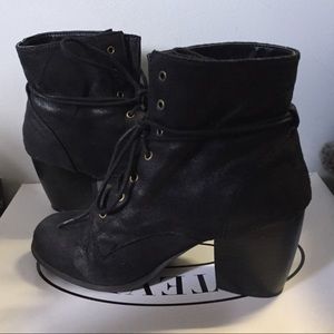 Women’s size 8 black bootie